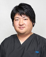 歯科医師 : 荒木 孝之