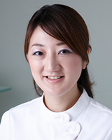 歯科医師 : 桜井 由美子