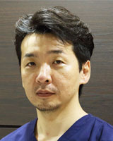 院長 : 久富 崇史