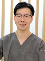矯正治療担当 : 小作 一仁
