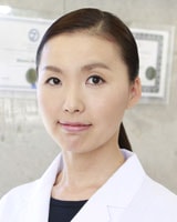 歯科医師 : 尾崎 美帆