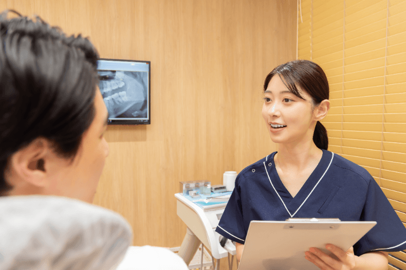 矯正中に滑舌が悪くなった？矯正装置に慣れるまでの期間や対処法とは？