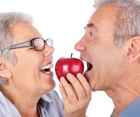 すべての患者様が美しさと共に、健康的な歯を80歳で20本以上残すために