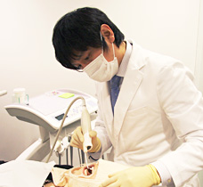 3Dカメラで口腔内をスキャン