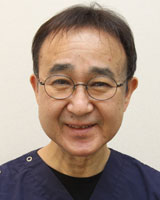 院長 : 秦 敏久
