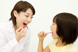 お子様の歯磨きについて