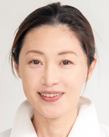 歯科医師 : 潮田 純子