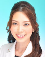 歯科医師 : 小林 聡美
