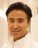 院長 : 川崎 健一