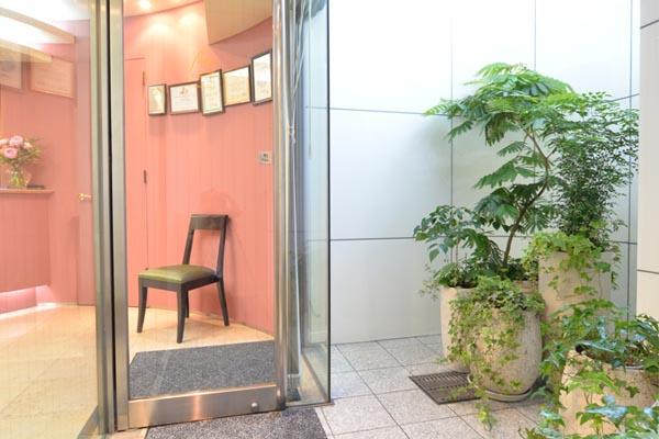 地下とは思えないエントランス